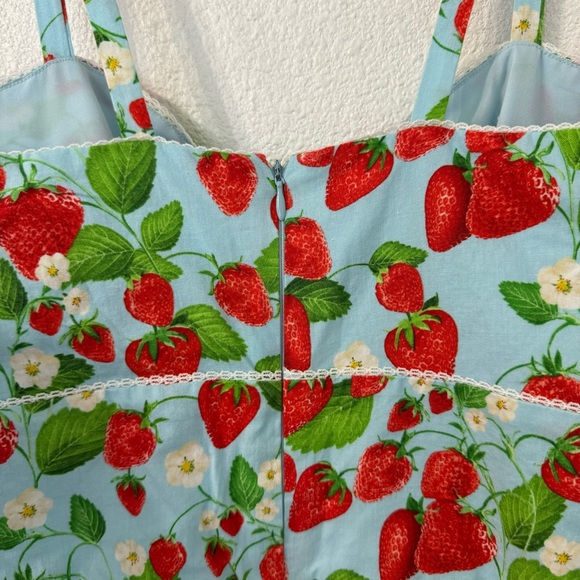 Strawberry Sleeveless Wide Leg Cropped Jumpsuit XS Rockabilly Cottagecore - Picture 3 of 5